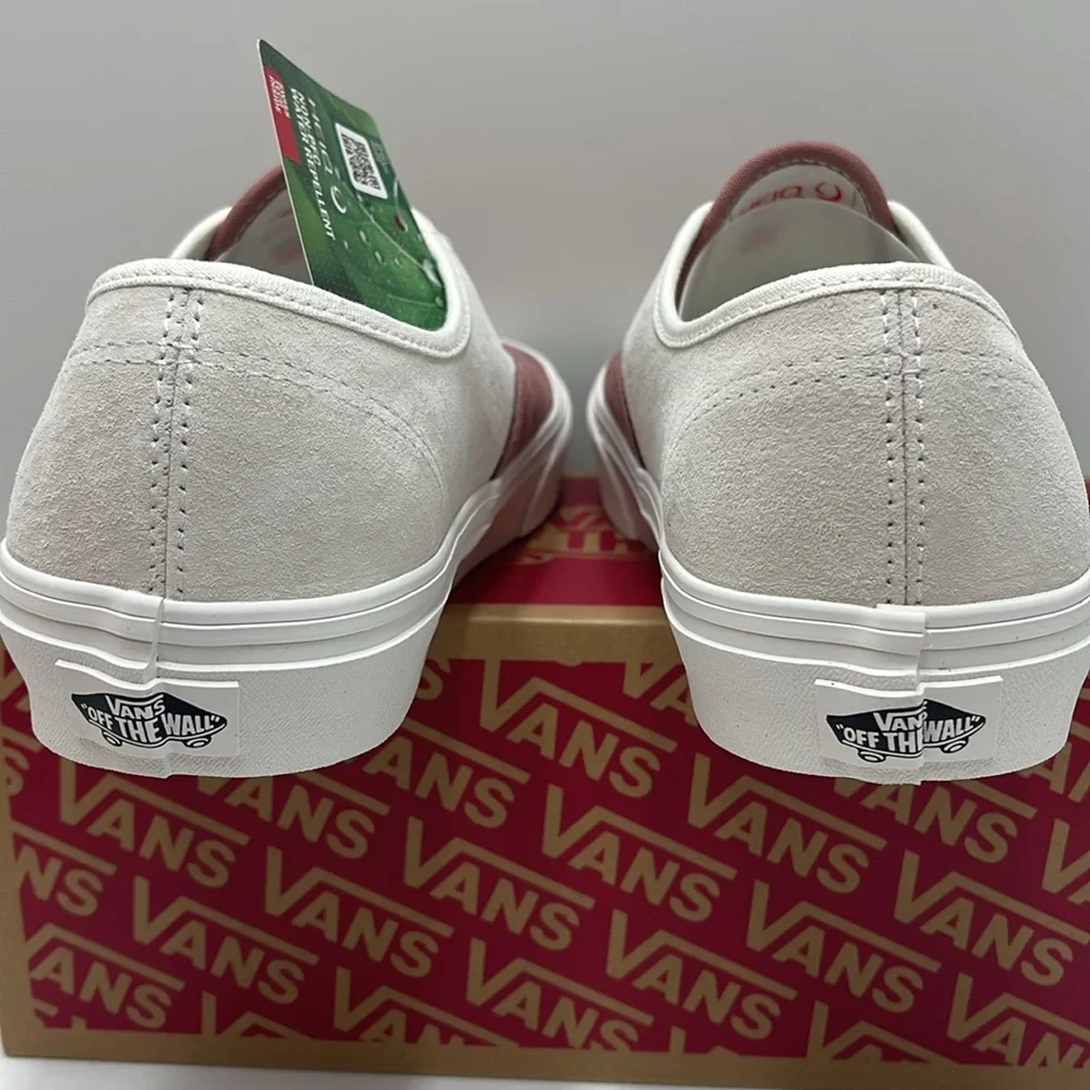 Vans Men’s Authentic
Pig Suede Withered Rose
VN000BW5CHO
Sneakers - Picture 13 of 16